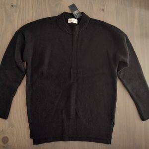 Abercrombie and Fitch women's long sleeve sweater